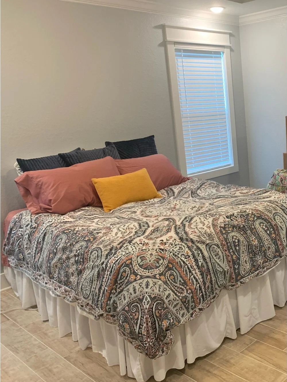 Pottery Barn Duvet Cover & 2 regular shams